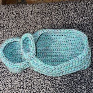 Knit muli compartment basket- Turquoise Multi